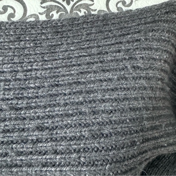Club Monaco Boat Neck Off the Shoulder Ribbed Knit Sweater Black XS - Picture 2 of 5
